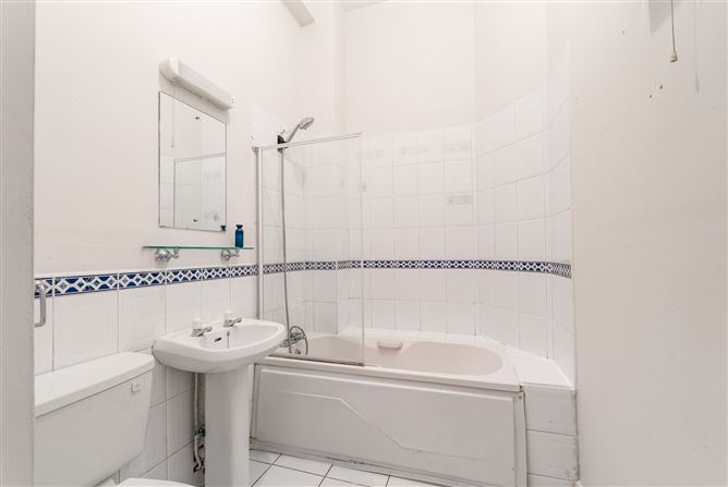 Photo 14 of 18 — Apartment, Haddington Square, Haddington Road, Ballsbridge, Dublin 4