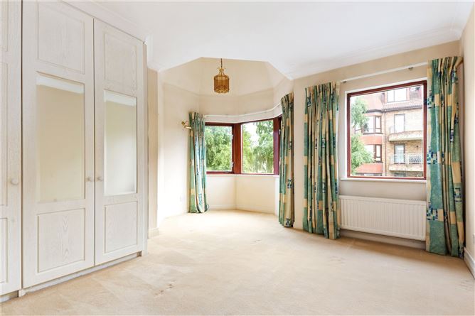 24 Shrewsbury Park, Ballsbridge, Dublin 4