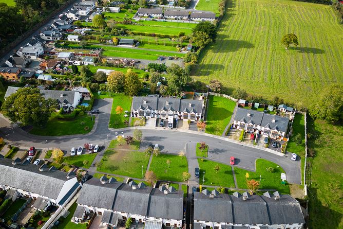 11 Lodge Court , Borris, Carlow