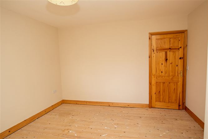 11 Lodge Court , Borris, Carlow