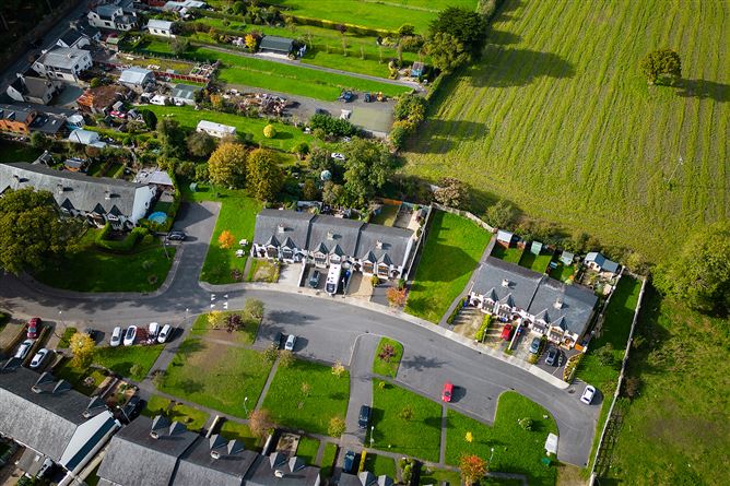 11 Lodge Court , Borris, Carlow