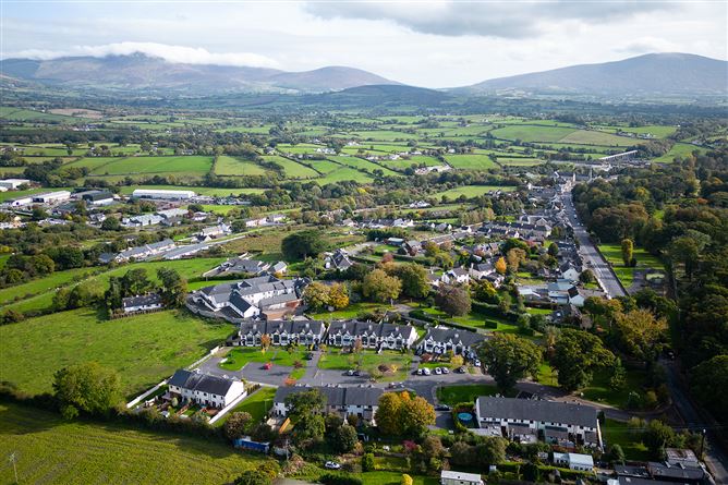 11 Lodge Court , Borris, Carlow