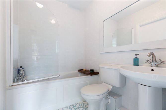Apt. 11, House 2, Linden Court, Grove Avenue, Blackrock., Blackrock, County Dublin