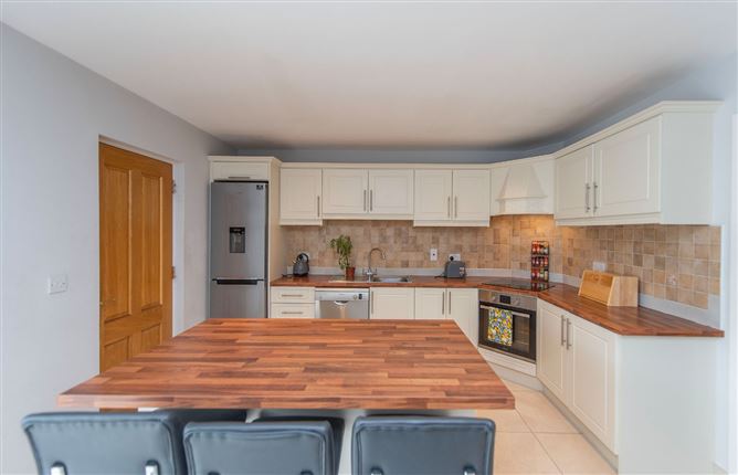 48 Durabhan, Roscam, Galway City, Co. Galway