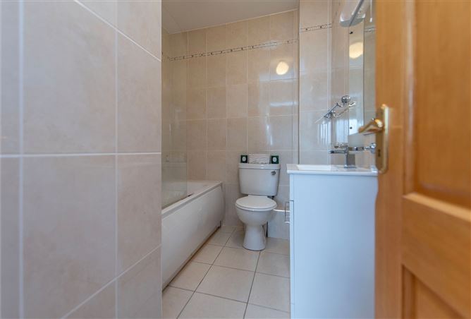 48 Durabhan, Roscam, Galway City, Co. Galway