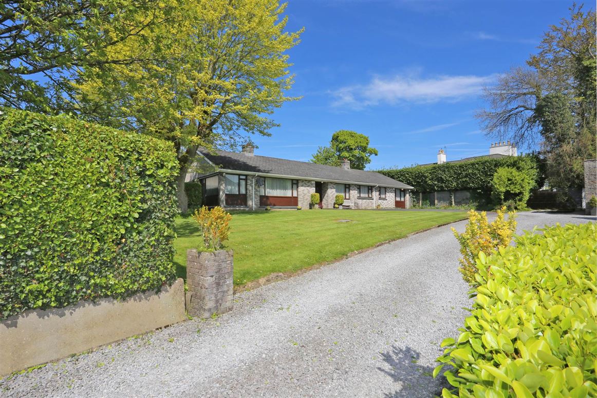 Treetops, Shannon Lawn, North Circular Road, County Limerick