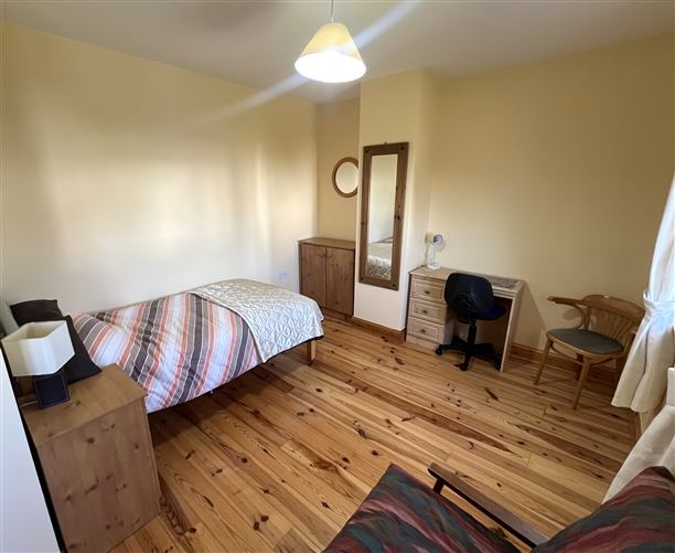 Photo 9 of 12 — 17 Manor Quarter, Knock, Mayo