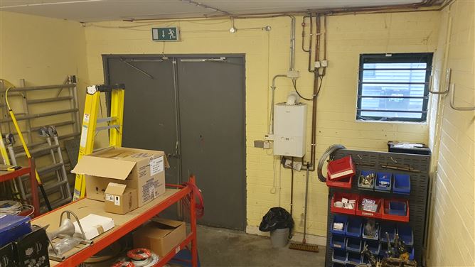 Unit B6 Centrepoint Business Park, Oak Road, Naas Road, Dublin 12