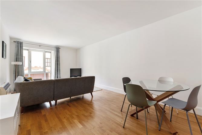 12 Adelaide Square, Whitefriar Street, Dublin 8