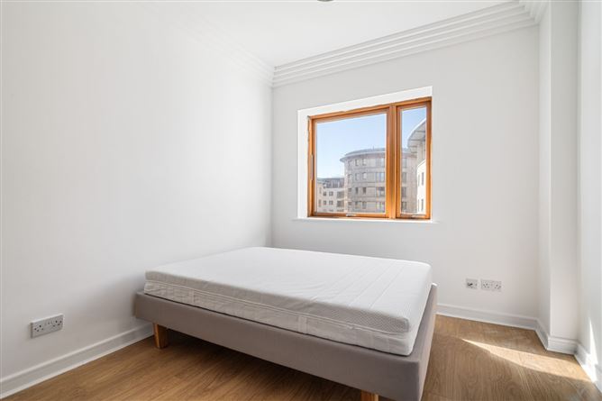 43 Beresford House, Custom House Square, IFSC, Dublin 1