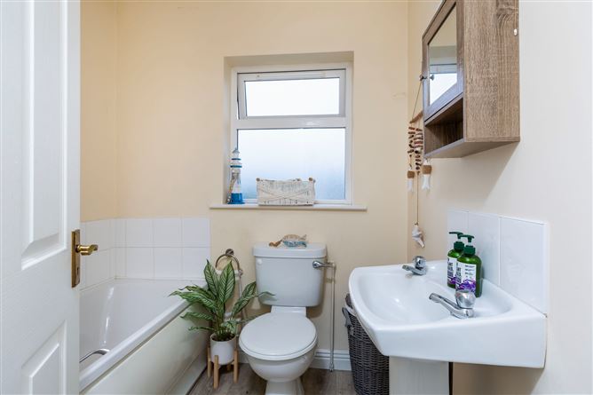 27 Fairfields Close, Adamstown, Co. Wexford