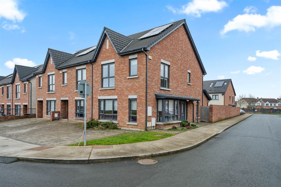 84 Castlefield Hall, Clonsilla, Dublin 15, County Dublin