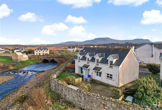 7 Sea View, Tullaghan, Leitrim
