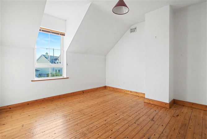 7 Sea View, Tullaghan, Leitrim