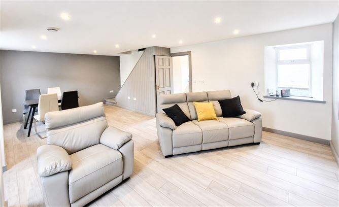 1 Downings Row, Kenmare, Kerry