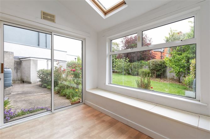 Photo 5 of 14 — 17 Oaklands Drive, Sandymount, Dublin 4