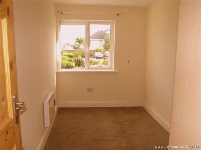 Photo 6 of 8 — 23 Lanesborough Square, Finglas, Dublin 11