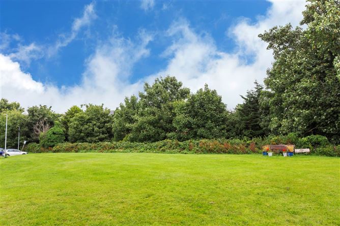 https://photos-a.propertyimages.ie/media/4/2/2/4806224/0dcb447e-4075-4c37-908c-b9ea9e173ecc_l.jpg