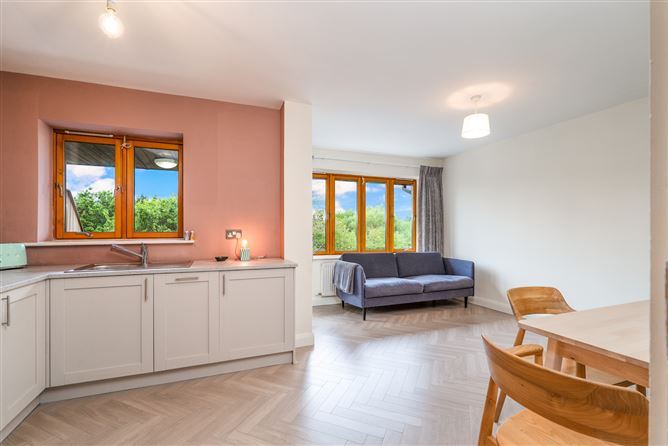 28 Belarmine Vale, Stepaside, Dublin 18