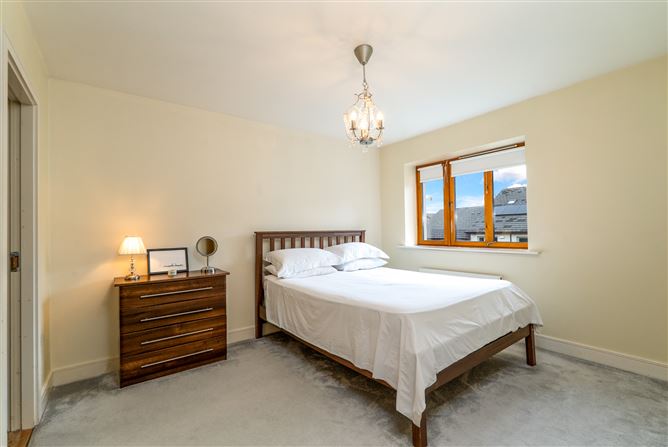Photo 11 of 20 — 28 Belarmine Vale, Stepaside, Dublin 18
