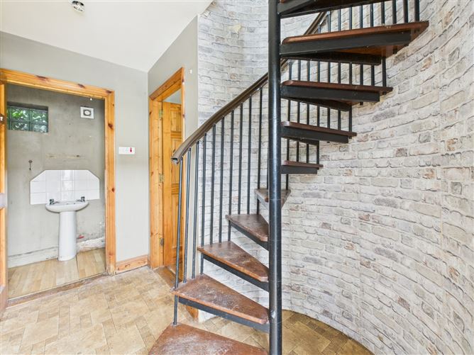 1 Saint Mary's Terrace, Rice Park, Waterford