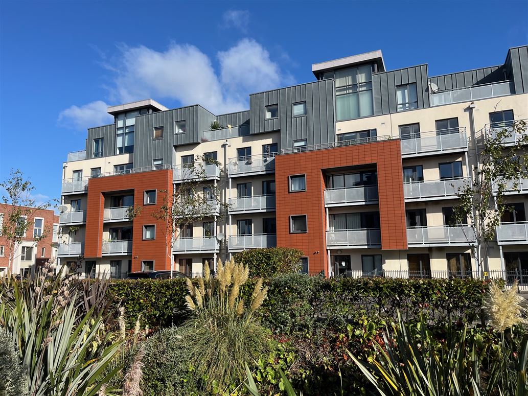 37 Clearwater Court North, Royal Canal Park, Ashtown, Dublin 15