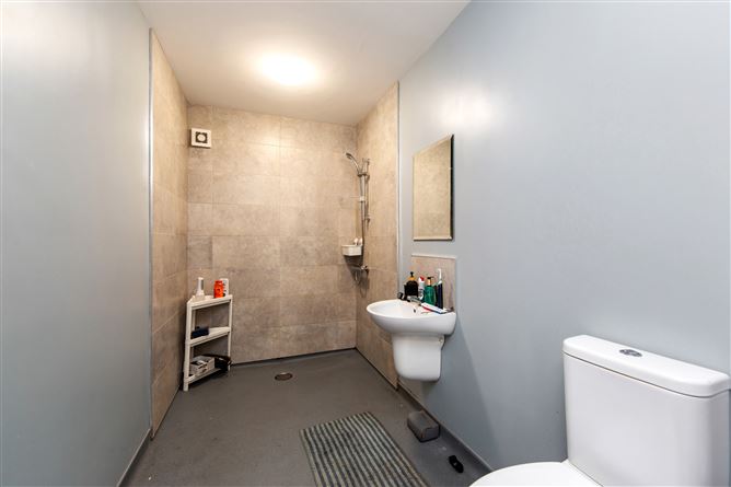 Emerald Inn, 47 / 48 Sheriff Street Lower, Dublin 1   , IFSC, Dublin 1