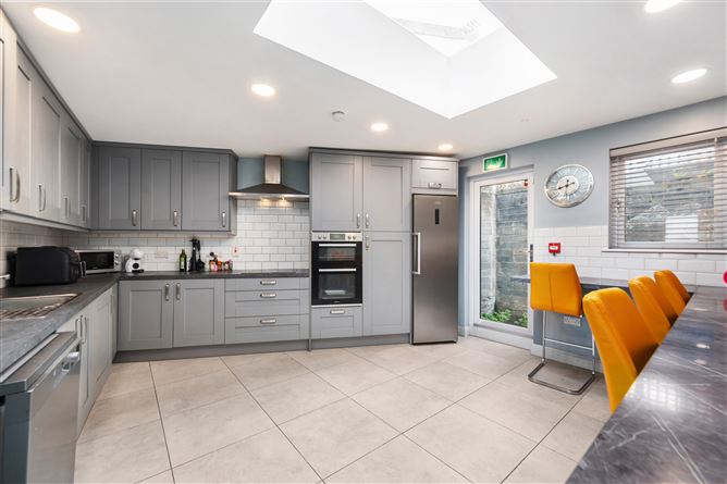 Emerald Inn, 47 / 48 Sheriff Street Lower, Dublin 1   , IFSC, Dublin 1