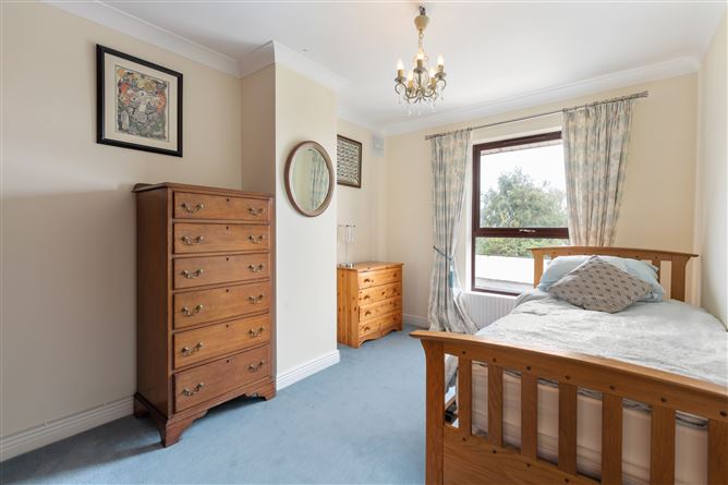 8 Laurleen, Stillorgan, Dublin
