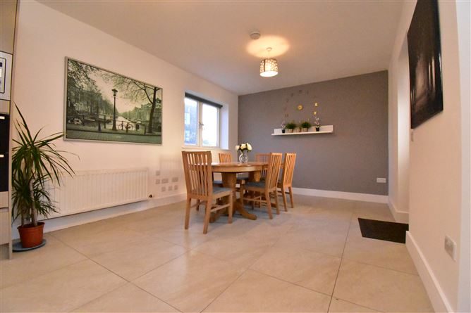 12 Shackleton Drive, Lucan, Dublin