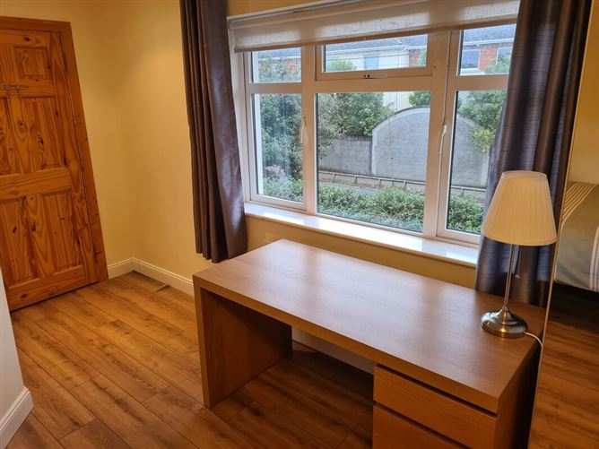 Large Room for Rent in Family Home, Dublin