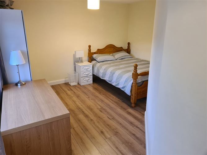 Large Room for Rent in Family Home, Dublin