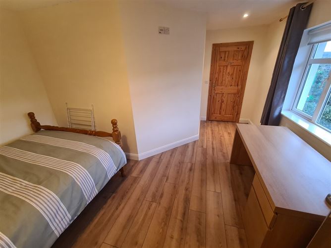 Large Room for Rent in Family Home, Dublin