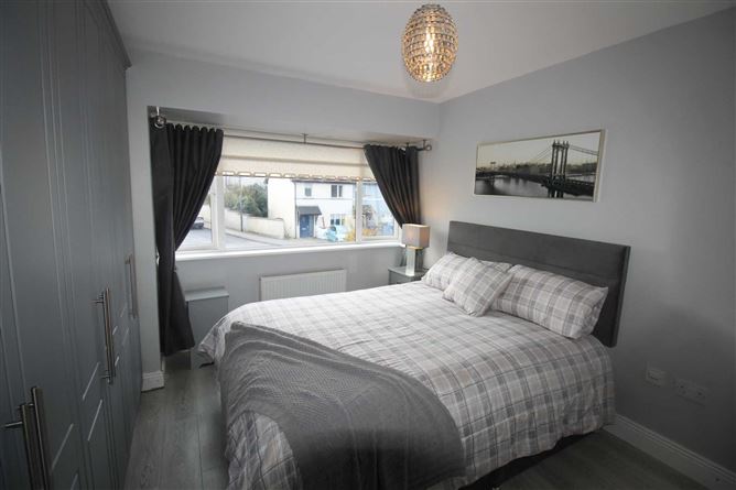 14 Cooline Drive, Ballyvoloon, Cobh, County Cork