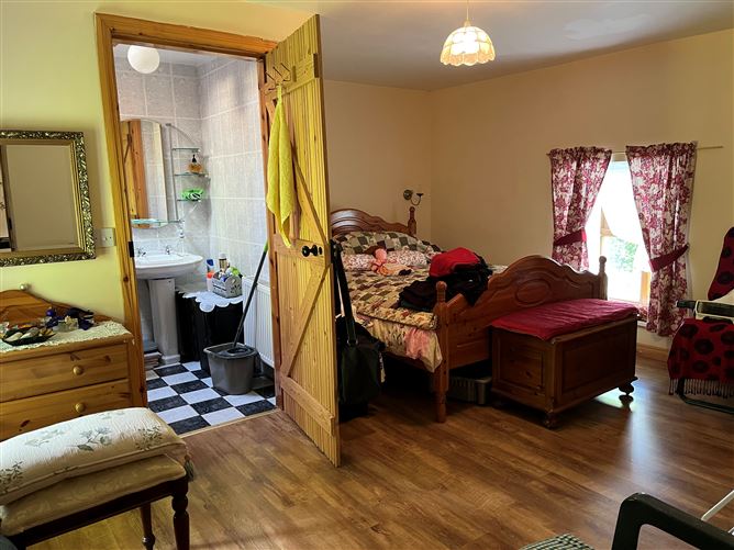 The Old Farmhouse Tylagh Kielduff, Tralee, Kerry Walsh O'Sullivan