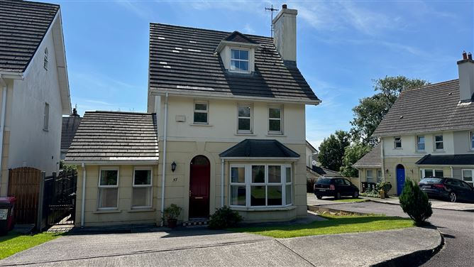 No 37 The Spires, Carrignafoy, Cobh, Cork