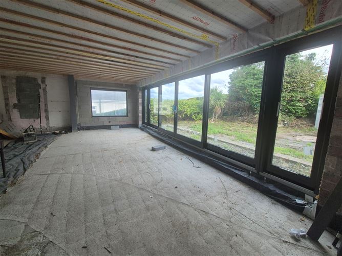 9 Woodland Heights, Carrick Beg, Carrick On Suir, Co. Tipperary