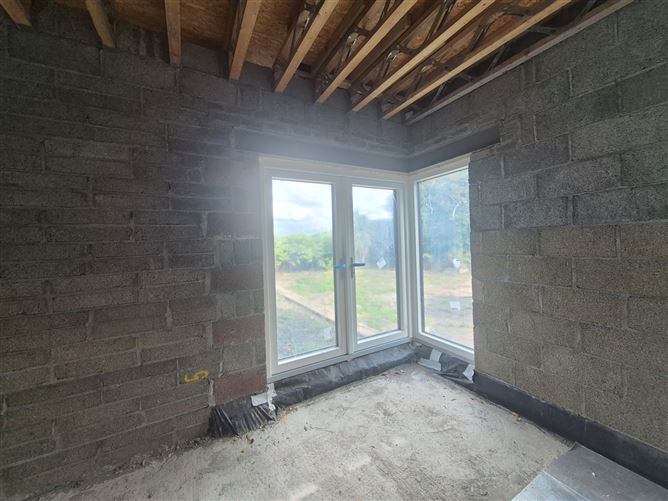 9 Woodland Heights, Carrick Beg, Carrick On Suir, Co. Tipperary