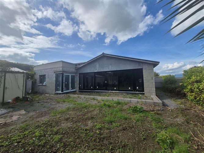 9 Woodland Heights, Carrick Beg, Carrick On Suir, Co. Tipperary