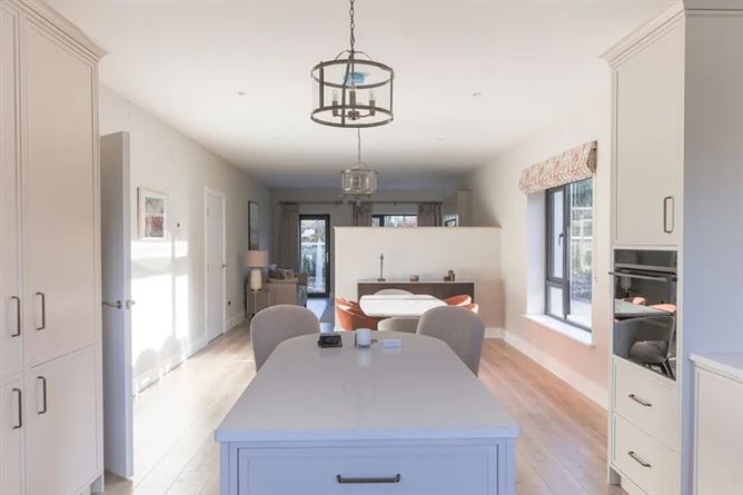 https://photos-a.propertyimages.ie/media/4/2/5/5010524/150a6af0-31b5-4dc6-80fe-d0d795683fba_l.png