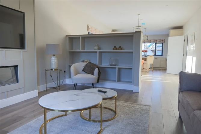https://photos-a.propertyimages.ie/media/4/2/5/5010524/150a6af0-31b5-4dc6-80fe-d0d795683fba_l.png