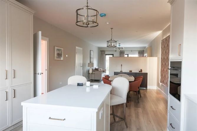 https://photos-a.propertyimages.ie/media/4/2/5/5010524/150a6af0-31b5-4dc6-80fe-d0d795683fba_l.png