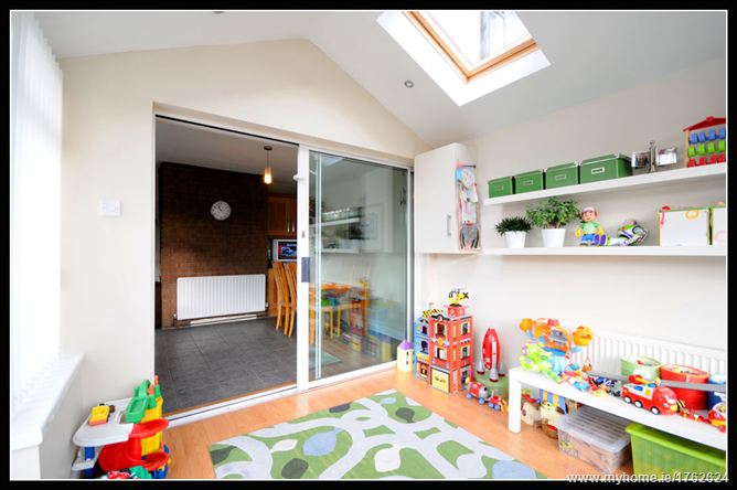 Photo 7 of 18 — 5 CLAREVILLE GROVE, Glasnevin, Dublin 11