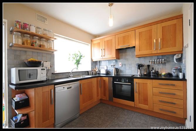 5 CLAREVILLE GROVE, Glasnevin, Dublin 11