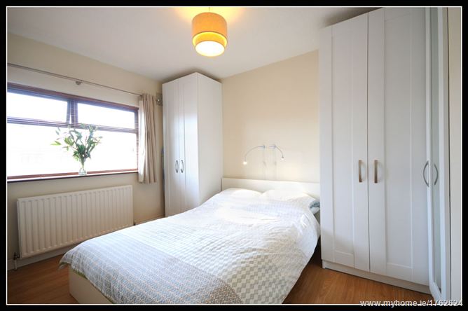 Photo 10 of 18 — 5 CLAREVILLE GROVE, Glasnevin, Dublin 11