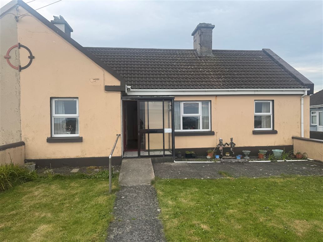 3 McSweeney Terrace, Kilkee, Clare