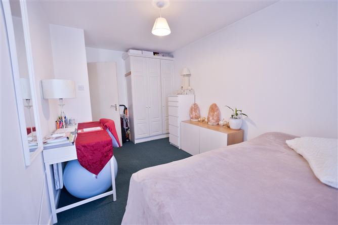 Apartment 18 Earlsfield Court, 79-87 Francis Street, South City Centre, Dublin