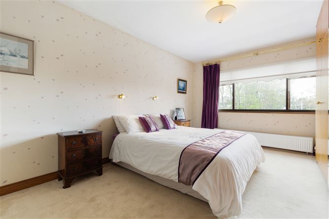 18 Castleknock Green, Castleknock, Dublin 15