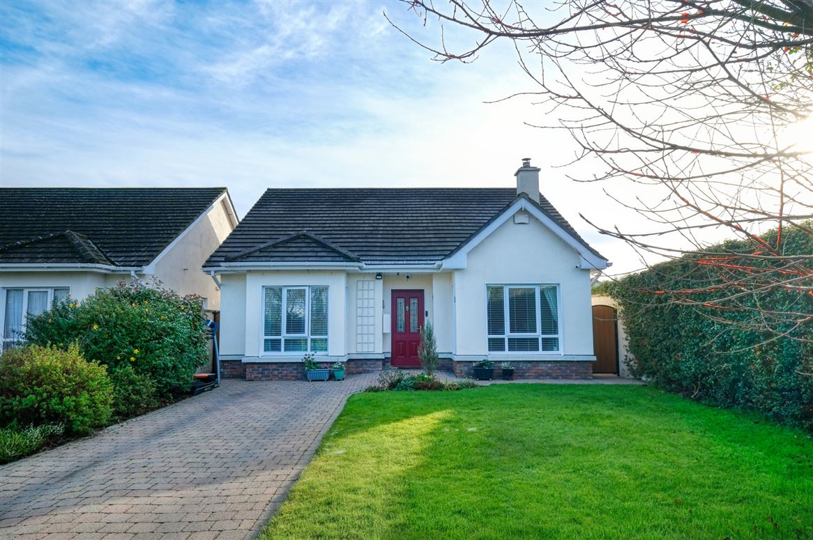 6 Oaklands Grove, Ballinalee Road, Longford