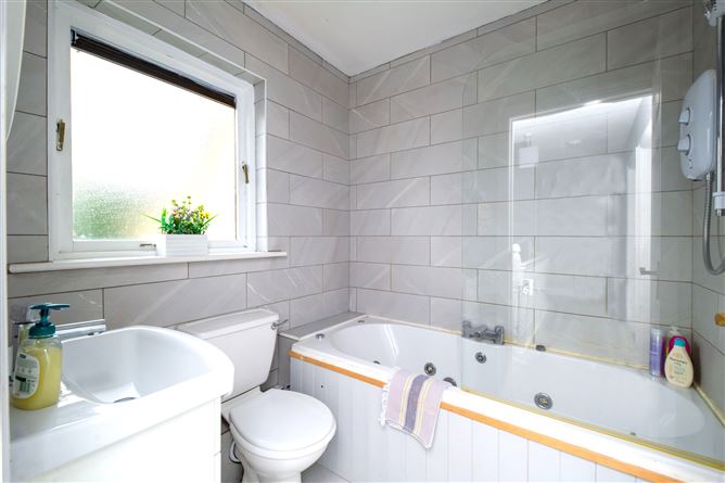 105 Riversdale, Riversdale, Rathcormac, Co. Cork.